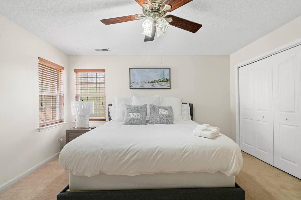 Cozy 4B 2 5B University Home King Beds Jacuzzi Charlotte Buitenkant foto