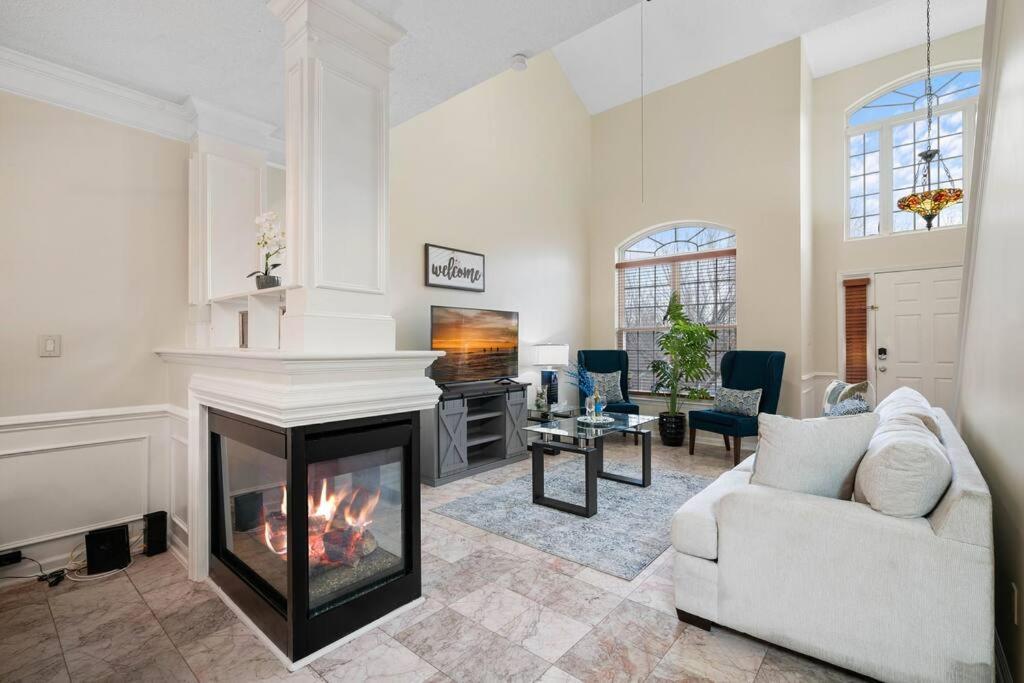 Cozy 4B 2 5B University Home King Beds Jacuzzi Charlotte Buitenkant foto
